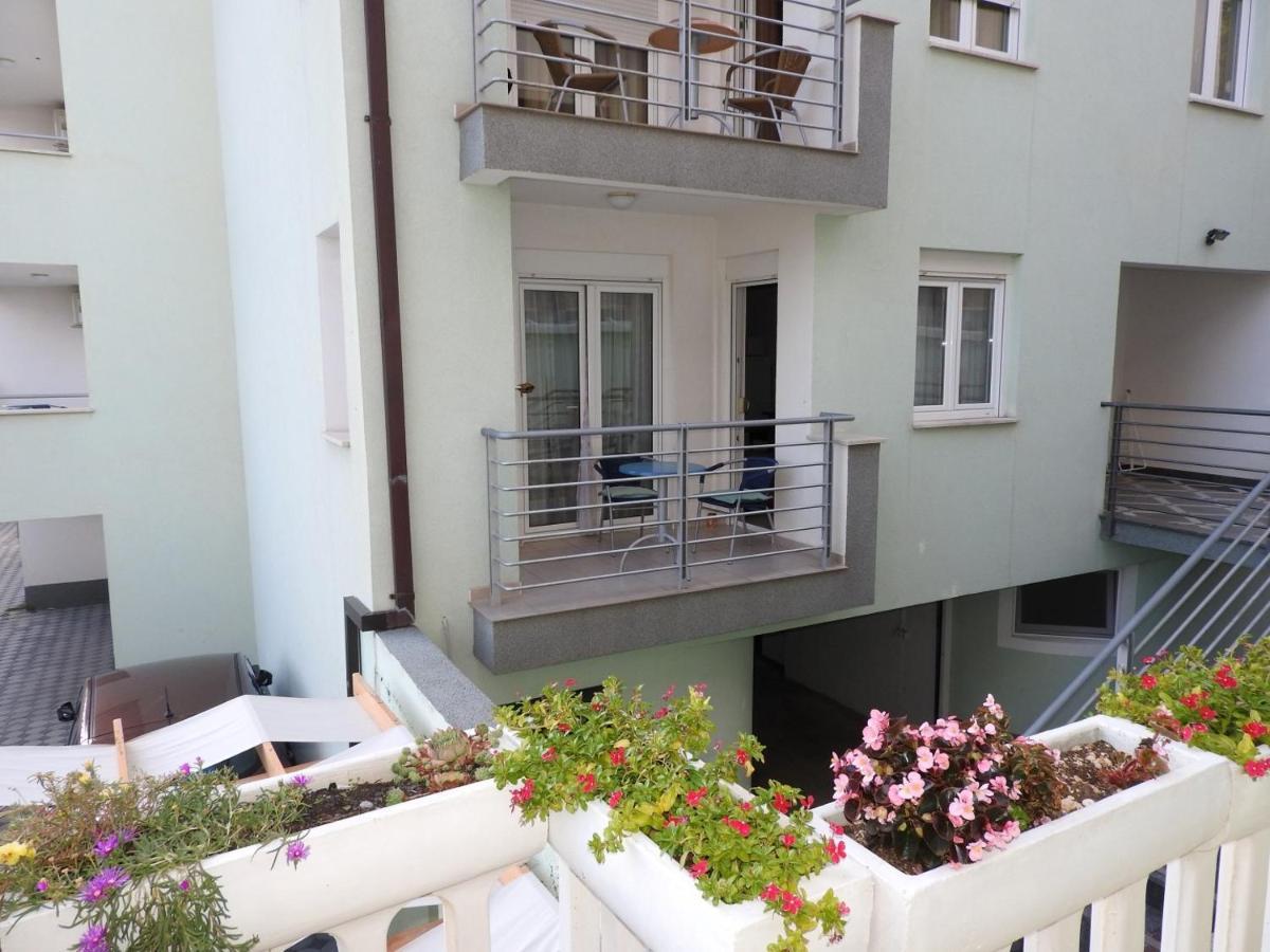 Ruza&Nikolina "1" Apartmani - Baška Voda Kültér fotó