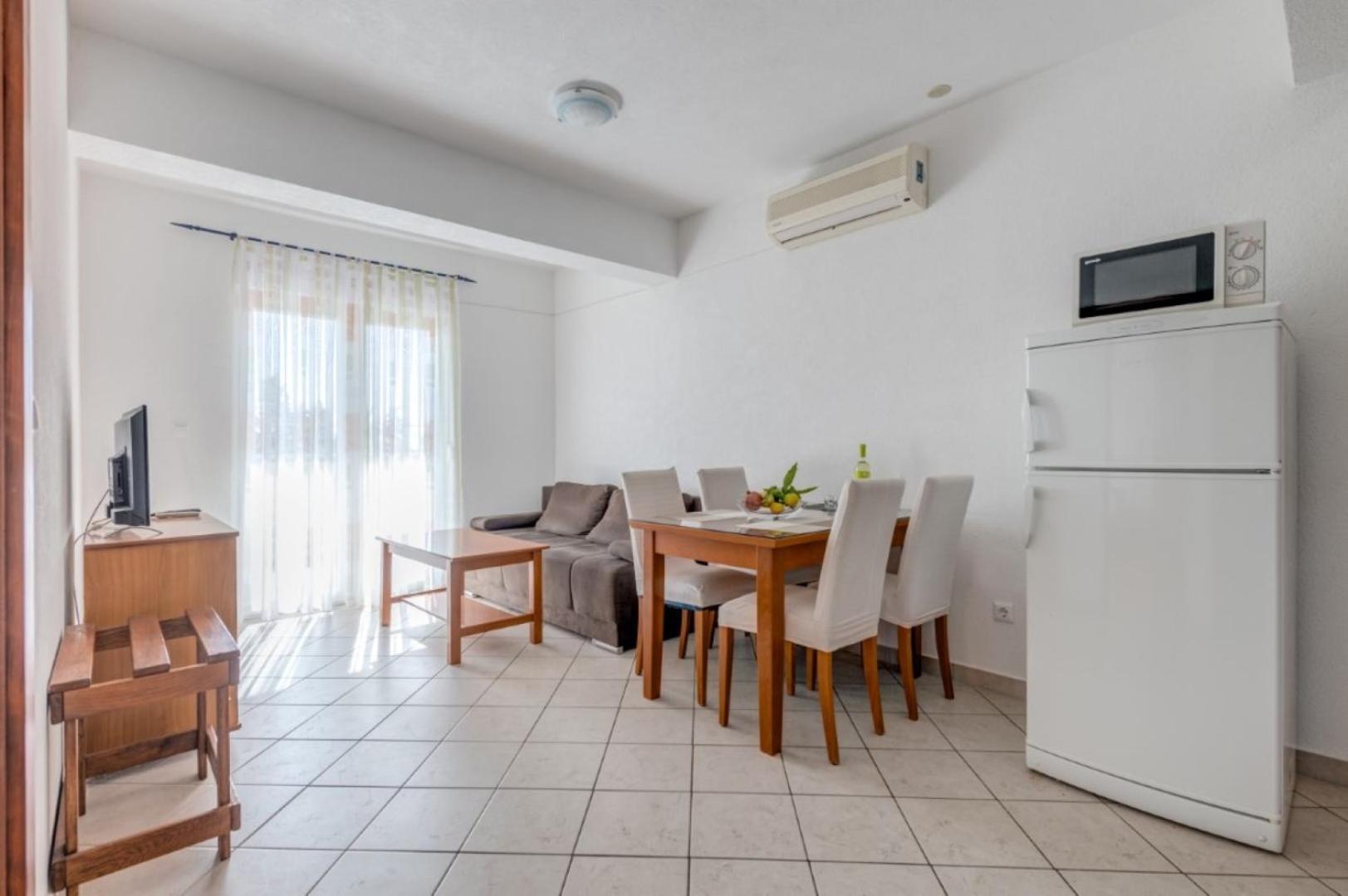 Ruza&Nikolina "1" Apartmani - Baška Voda Kültér fotó