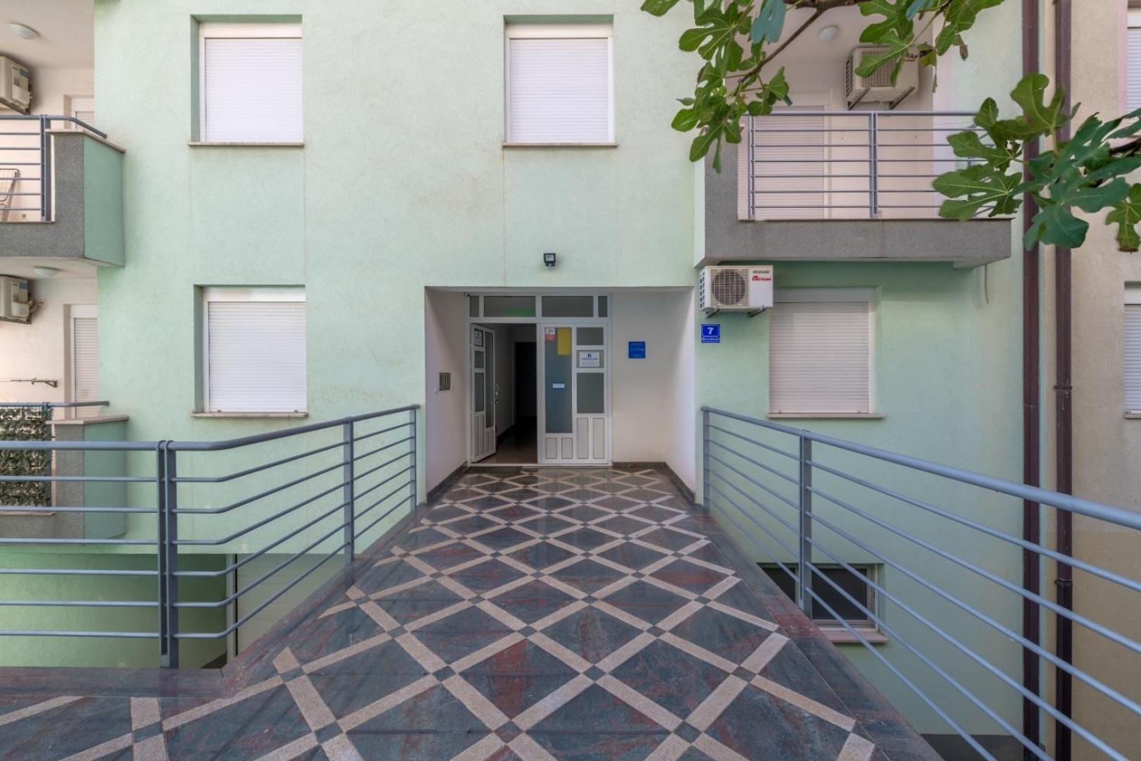 Ruza&Nikolina "1" Apartmani - Baška Voda Kültér fotó