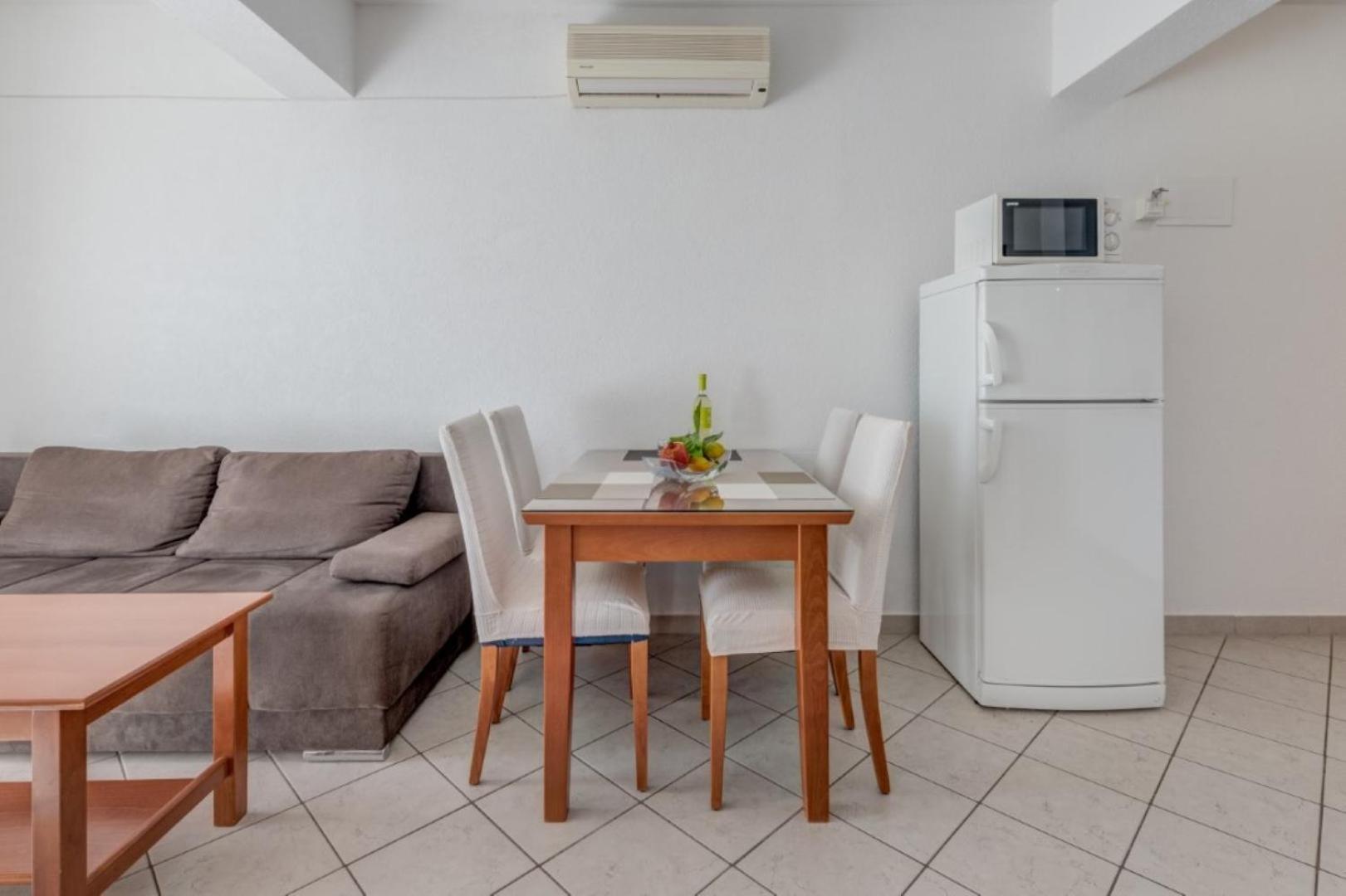 Ruza&Nikolina "1" Apartmani - Baška Voda Kültér fotó