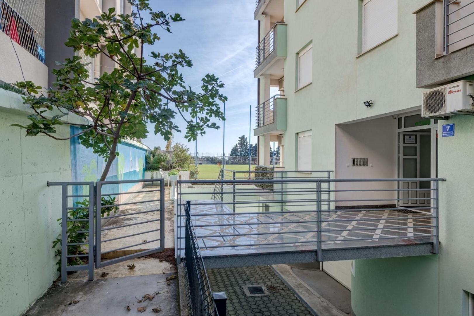 Ruza&Nikolina "1" Apartmani - Baška Voda Kültér fotó