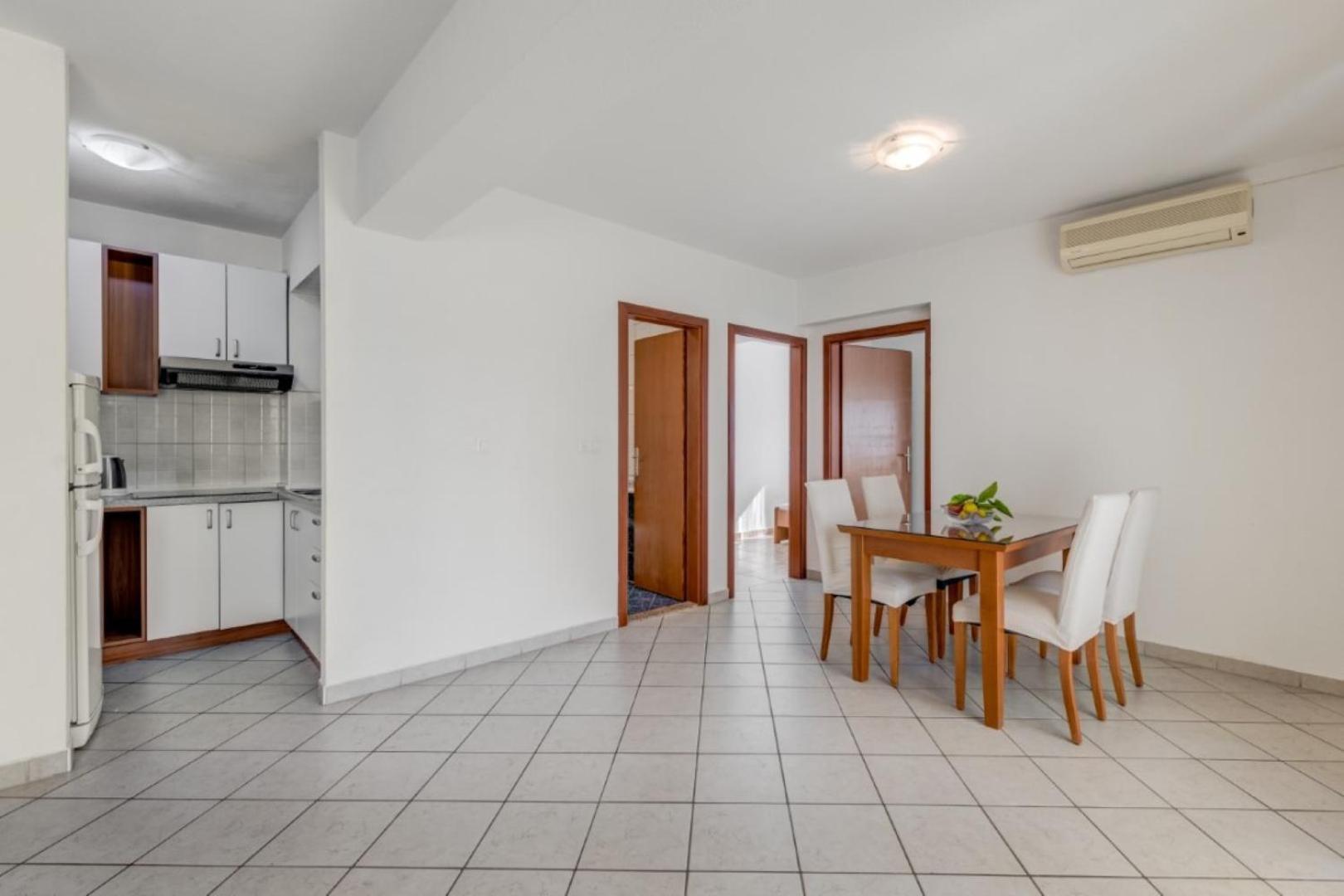 Ruza&Nikolina "1" Apartmani - Baška Voda Kültér fotó