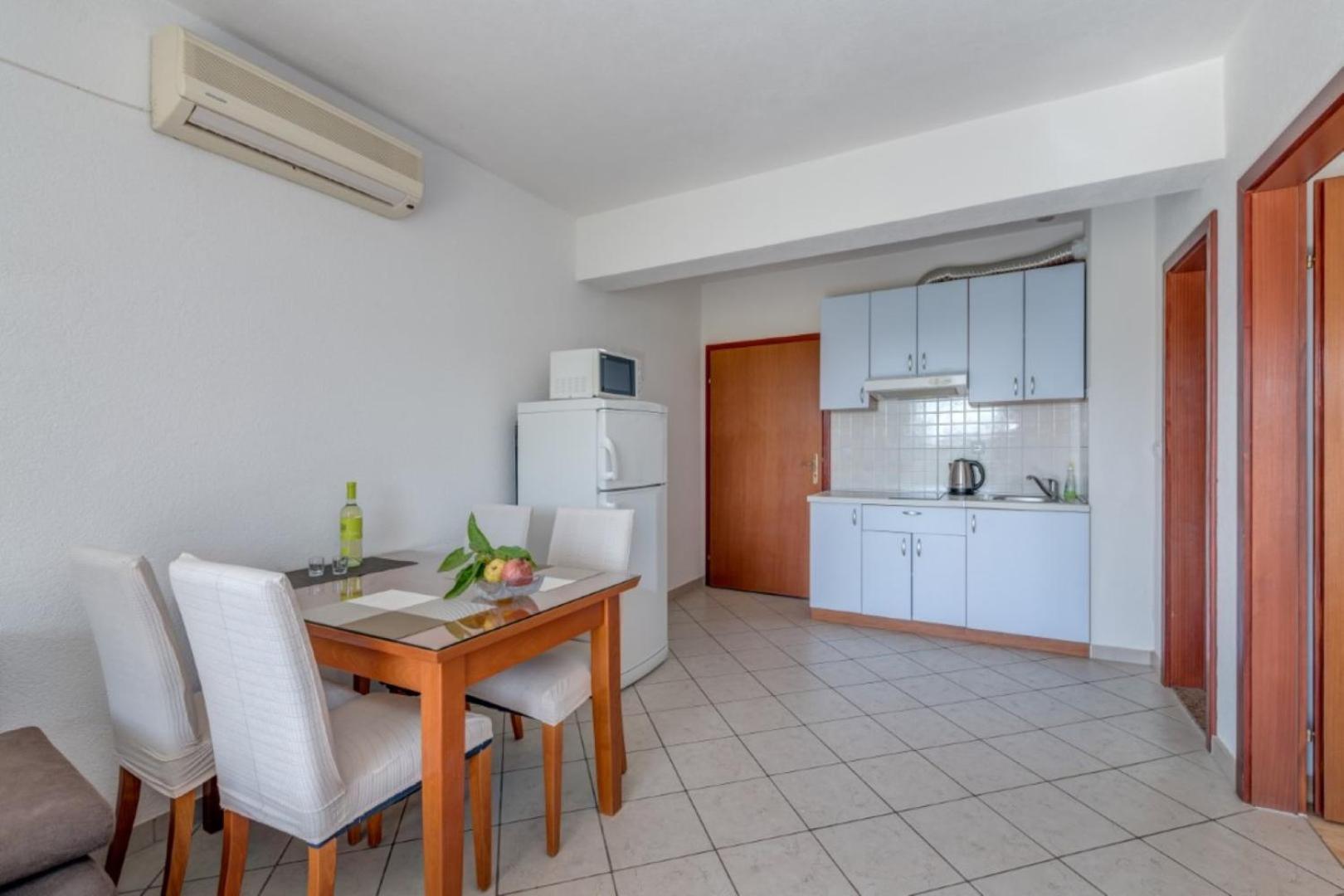 Ruza&Nikolina "1" Apartmani - Baška Voda Kültér fotó